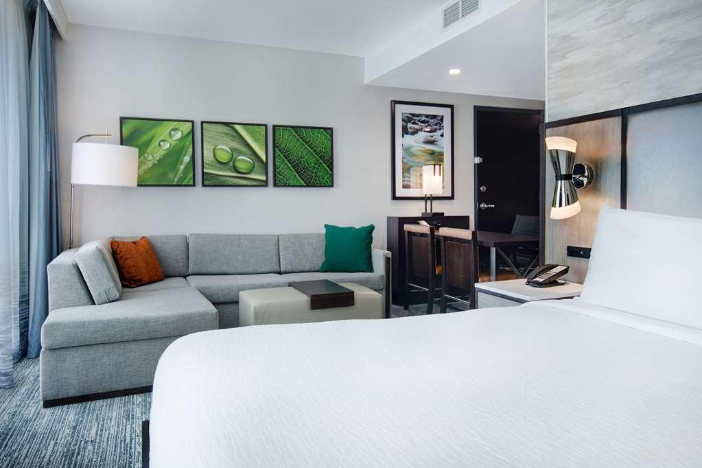 Embassy Suites By Hilton Alpharetta Halcyon Room photo