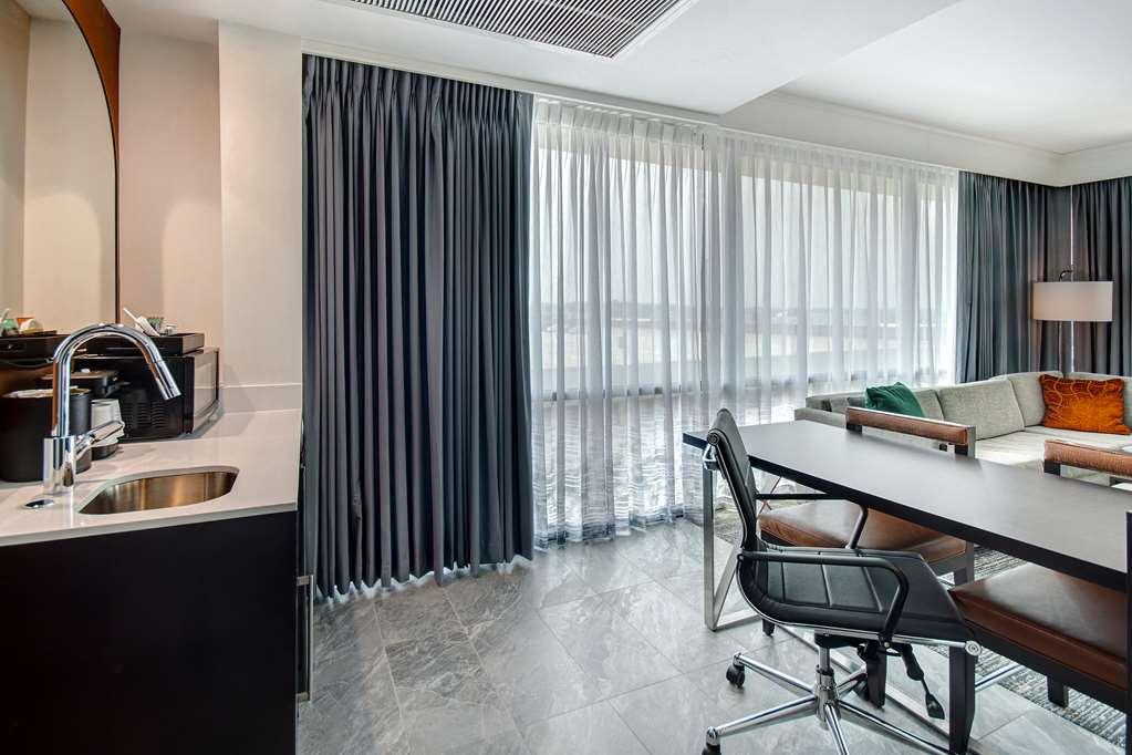 Embassy Suites By Hilton Alpharetta Halcyon Room photo