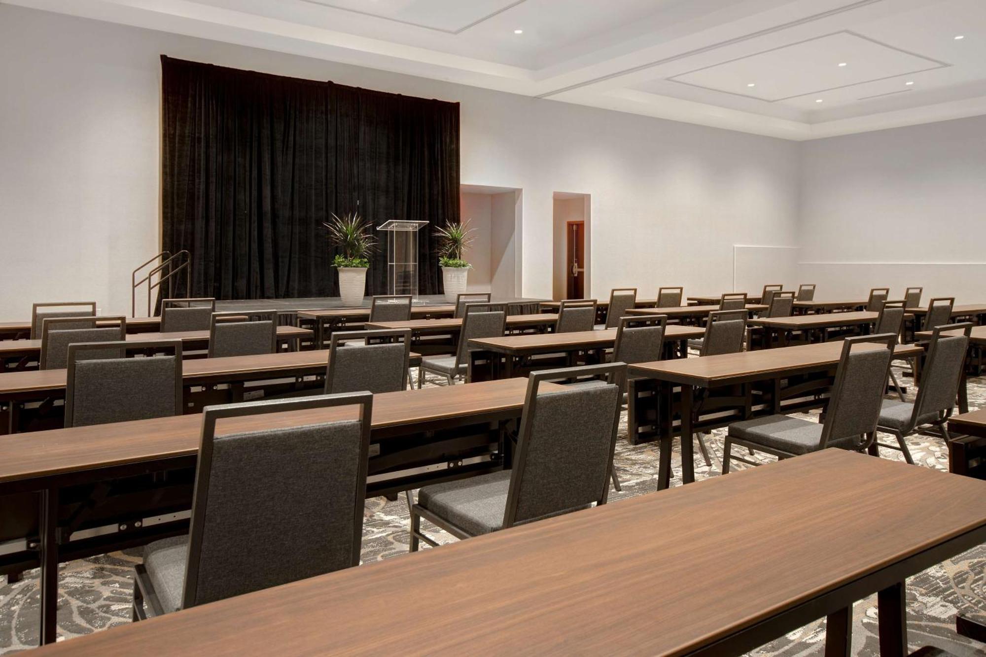 Embassy Suites By Hilton Alpharetta Halcyon Exterior photo